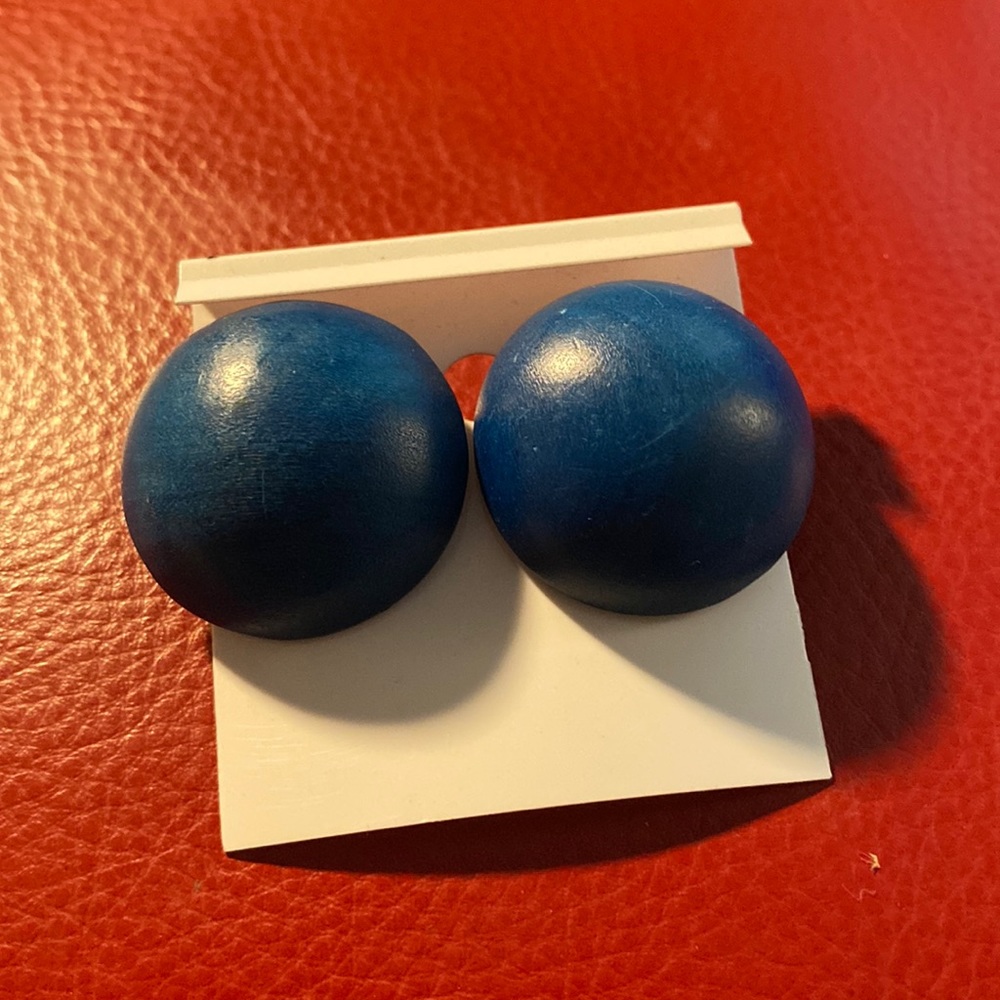 (3/$15)  Blue dot earrings